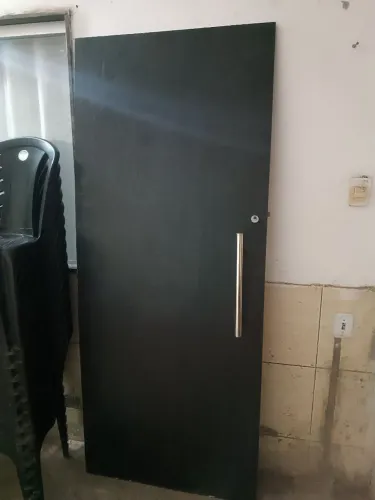 Porta Madeirite com puxador e fechadura