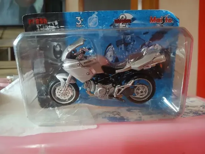 Moto em miniatura