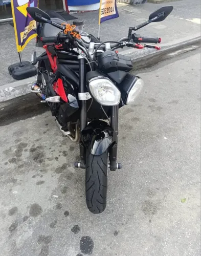Moto triumph street triple 2015 
