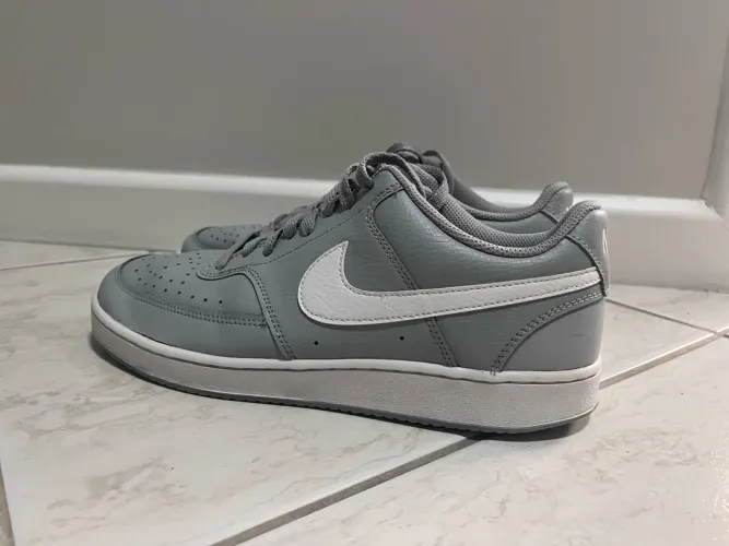 Tênis Nike Court Vision Cinza tamanho 41