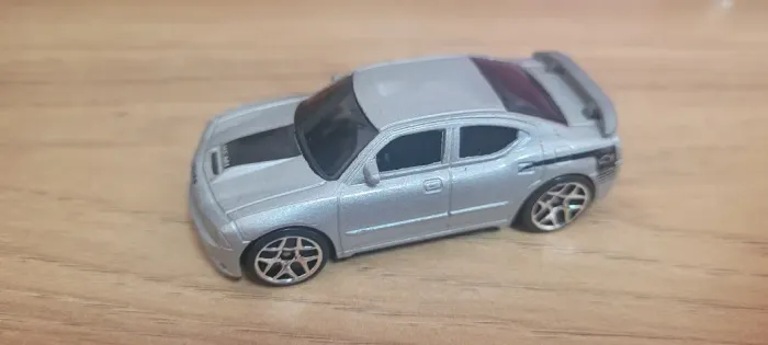 Hot Wheels '06 Dodge Charger SRT8