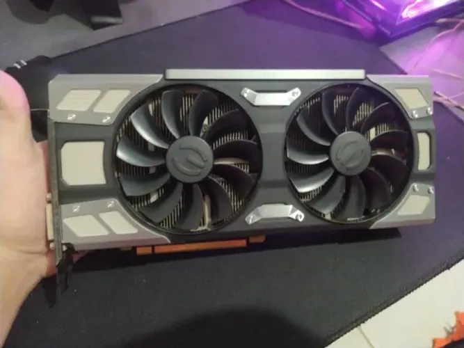 placa de video GTX 1070 TI FTW2