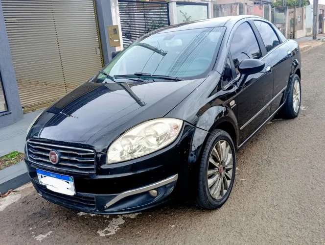 Fiat Linea Essence 1.8 Flex 16V 4P 2015