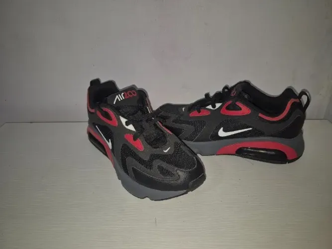 Tênis Nike Air Max 200