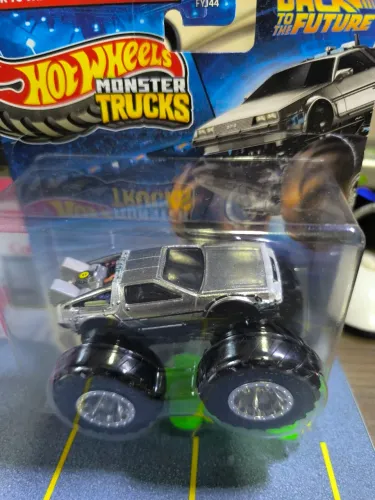 Hot Wheels Monster Truck temático De Volta para o Futuro.