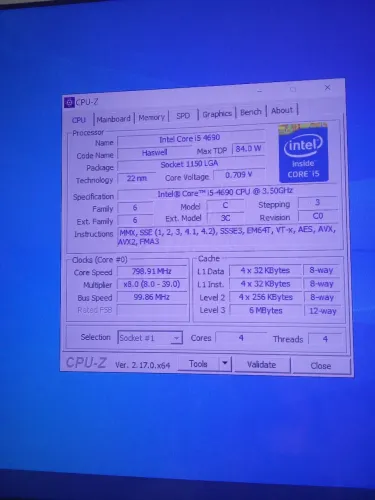 CPU i5-4690. 8gb DDR3. HD 500 gigas com wifi.