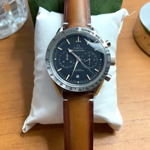 Relógio Omega Speedmaster co-axial automatico