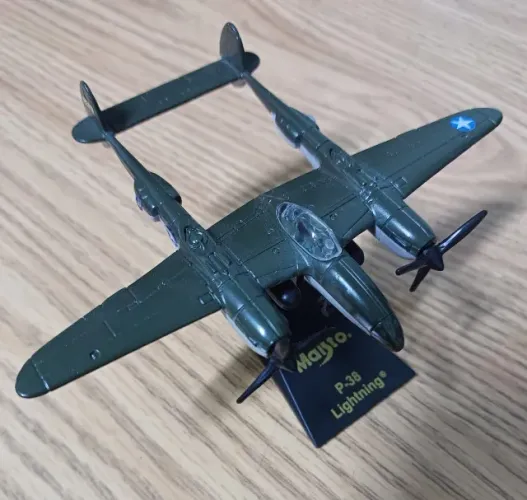 Miniaturas de Avião Maisto - Usado