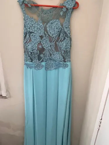 Vestido de festa azul tamanho M com bordado e pedraria