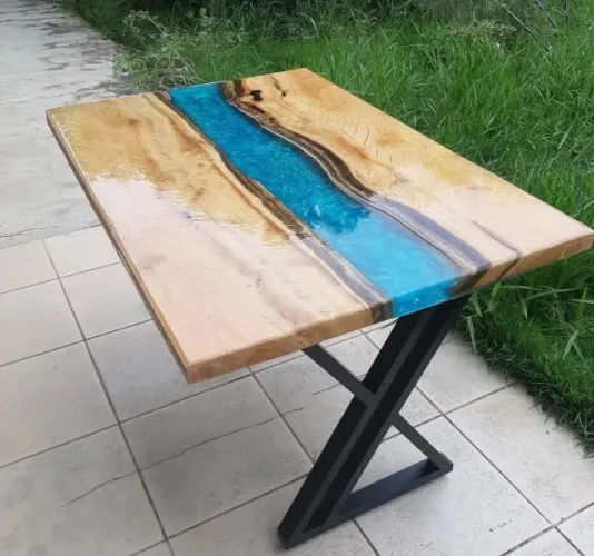 Mesa de Jantar - Resina + Madeira nobre Pequiá (Troco por Moto)