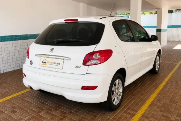 Peugeot 207 XR 1.4 Flex 8V 5P 2013