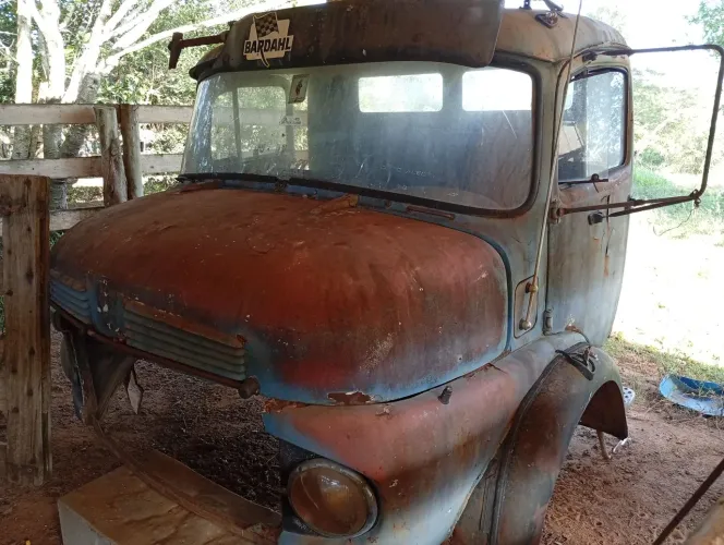 Cabine baixa caminhão Mercedes 1111 1113