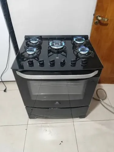 Fogão 5 bocas (precisa de pequenos reparos)