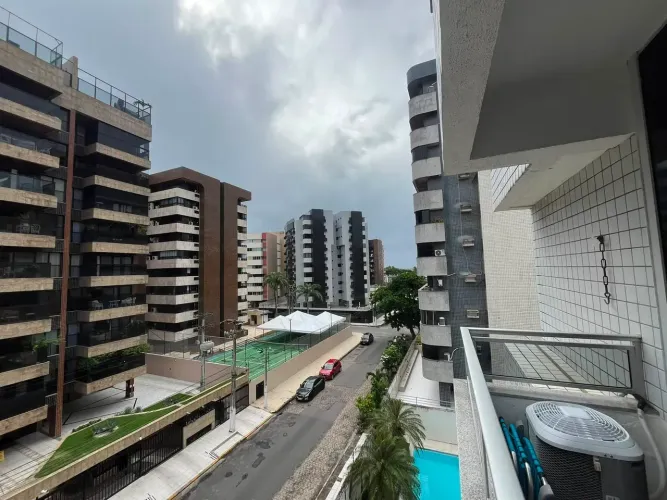 Vendo apartamento mobiliado, á 200 metros da praia de Ponta Verde - Maceió -AL