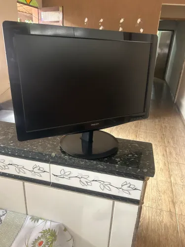monitor Philips 18,5