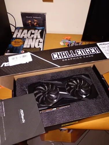 Placa de vídeo Rx6600 8gb ASRock - 1 ano e meio de uso