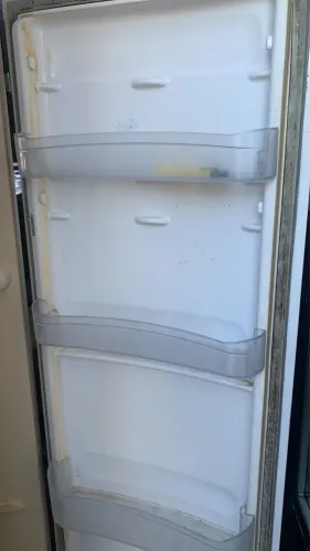 Geladeira cônsul Degelo seco 