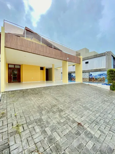 CASA EM CONDOMÍNIO FECHADO COM 4 suítes