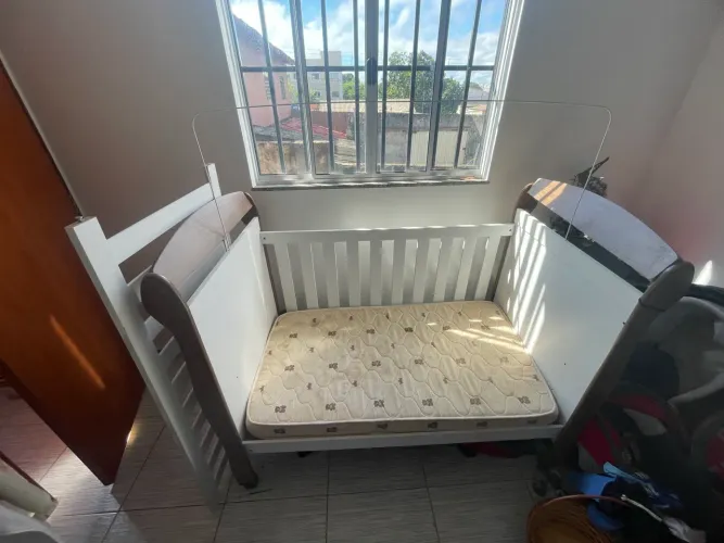Vende-se berço 2 em 1 com colchão 