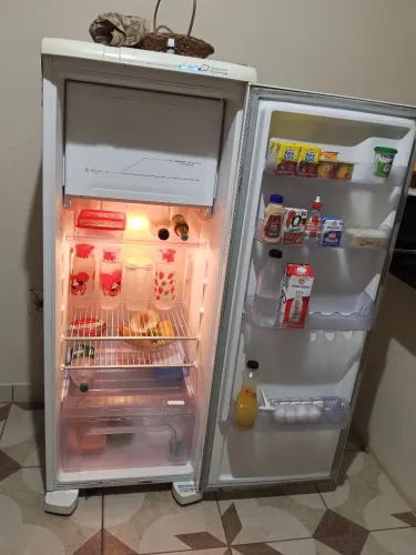 Vendo geladeira e fogão