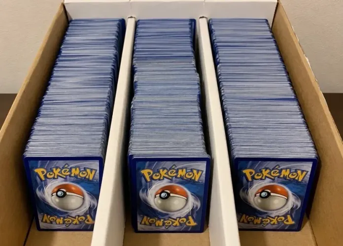 Bulk com 550 cartas Pokémon todas NM 