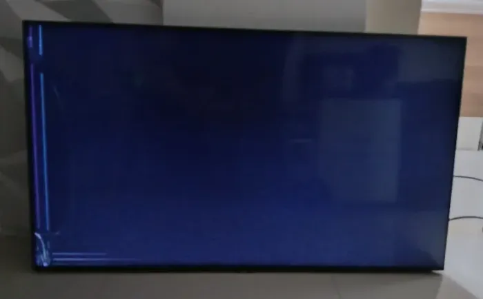 TV Samsung 50' Modelo UN50TU8000G (TELA com DEFEITO)