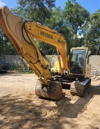 Escavadeira hyundai 140
