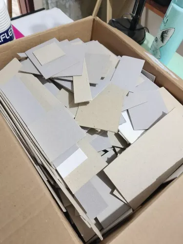 Retalho de Papelão Cinza para Cartonagem