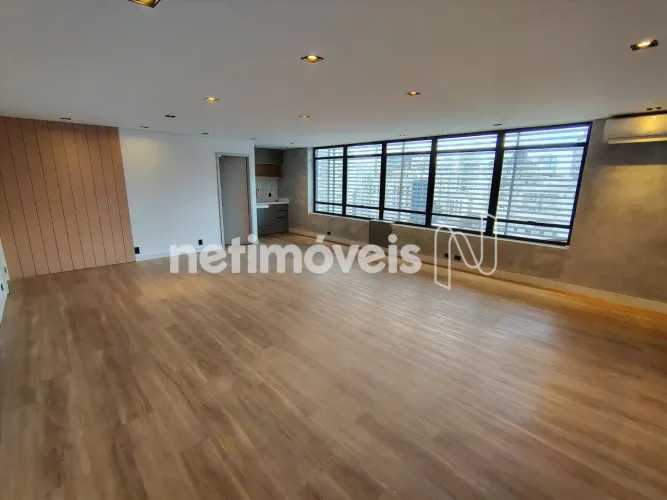 Sala Comercial para Locação com 55m²; e 1 vaga no Itaim Bibi