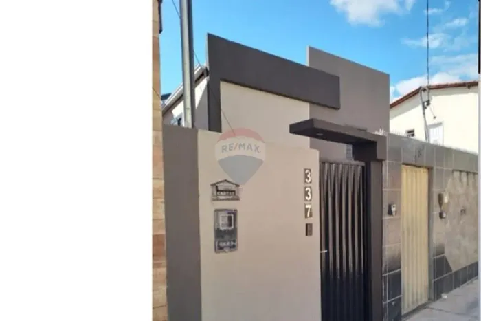 vendo casa com ótima localização é uma oportunidade única.