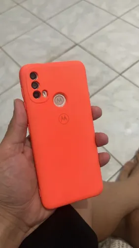 Celular semi-novo Motorola moto e40