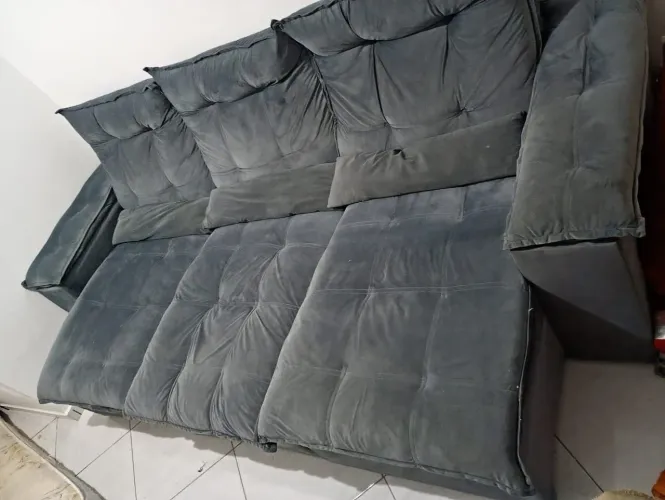 Vendo sofá super conservado terias em Bangu próximo a vila Olímpia jardim Bangu 