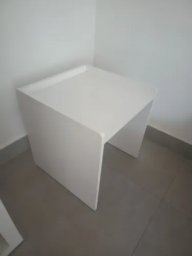 MESA LATERAL BRANCA