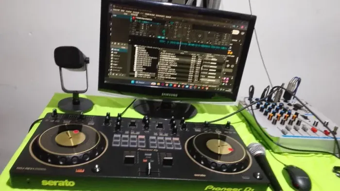 CONTROLADORA PIONEER DDJ -REV1-N COM KEISE TROCO POR UMA SX DOU VOLTA