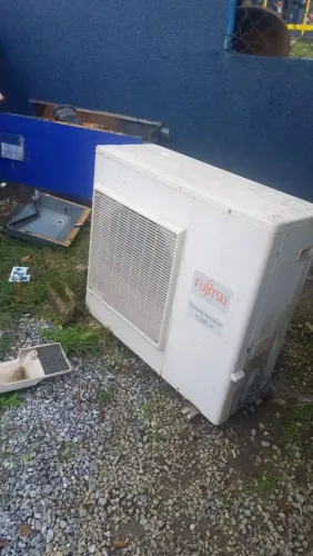 Condensadora fujitsu<br>Inverter R410<br>30.000 BTUS( Só a Condensadora)