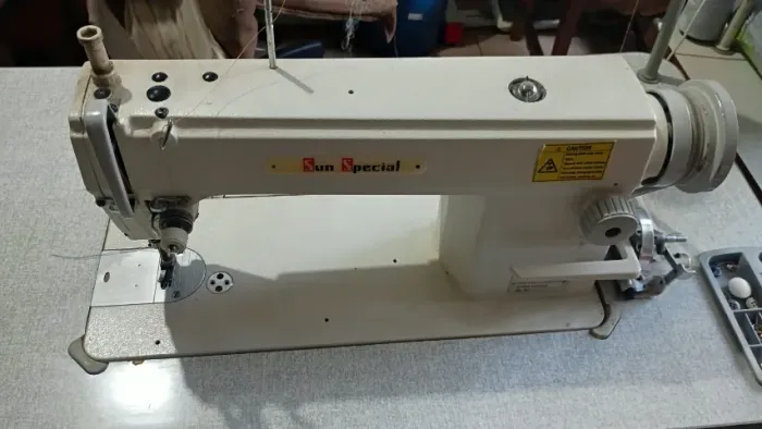 MÁQUINA DE COSTURA RETA INDUSTRIAL SUN SPECIAL BSS 5550