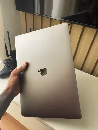 MacBook Pro 2019 512gb 16 Polegadas 16gbram PARA RETIRADA DE PEÇAS