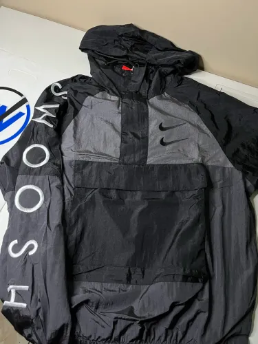 Corta Vento Nike Swoosh