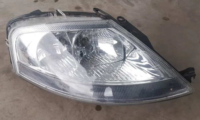 Farol Citroen C3 2003 a 2012