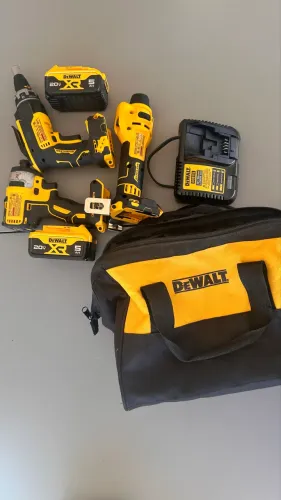 Kit DeWalt 20V XR Brushless Completo - 3 Ferramentas + 2 Baterias 5Ah + Carregador+bolsa