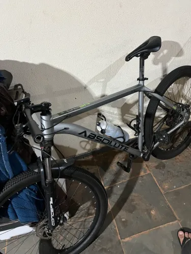 Bicicleta absolute nero 5 em prefeitas condições