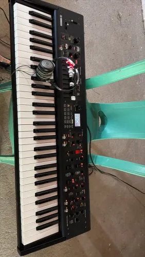 TECLADO YAMAHA YC 61