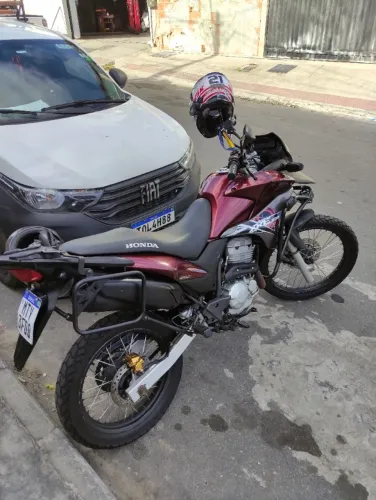 Honda XRE 300 em perfeito estado