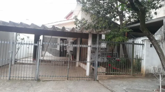 Casa á Venda Imóvel com 2 Casas no Mesmo Quintal