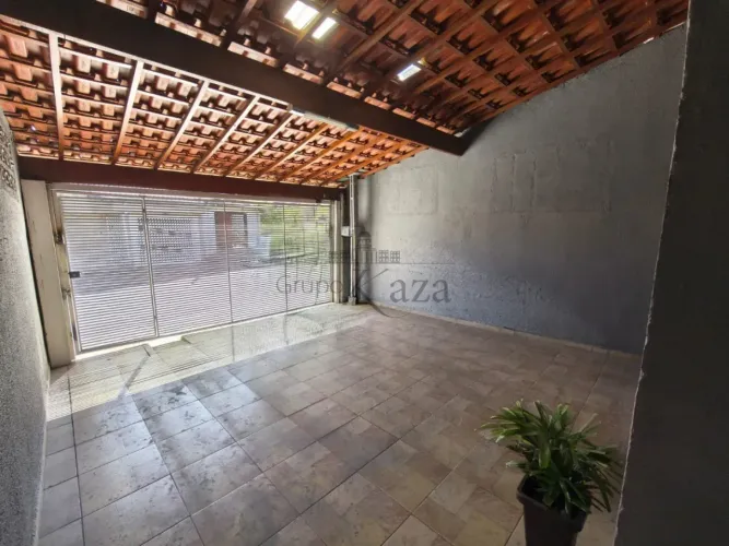 Oportunidade - Casa - Jardim Pararangaba - 2 Dormitórios - 125m².