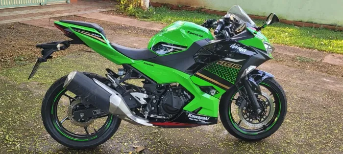 Moto Kawasaki Ninja 400 Verde/Preta