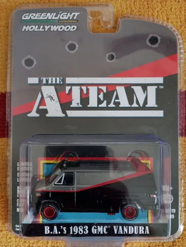 Miniatura GMC Vandura 1983 "Esquadrão Classe A" Greenligth 