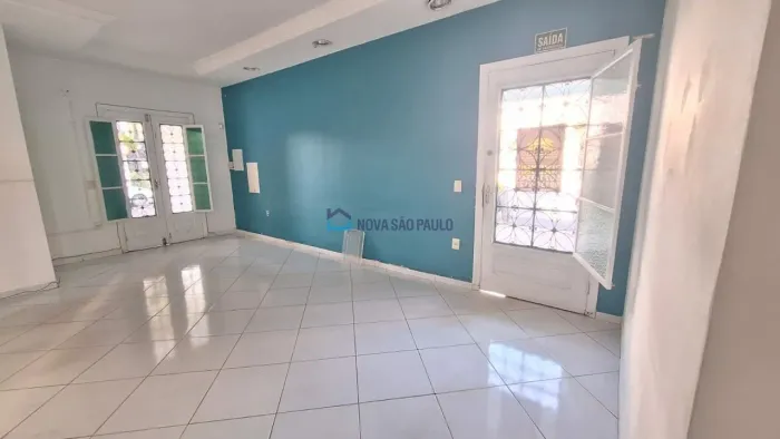Sobrado Comercial para Locação Saúde, São Paulo ? SP 230m² | 6 Salas | 5 Banheiros | 2 Vag
