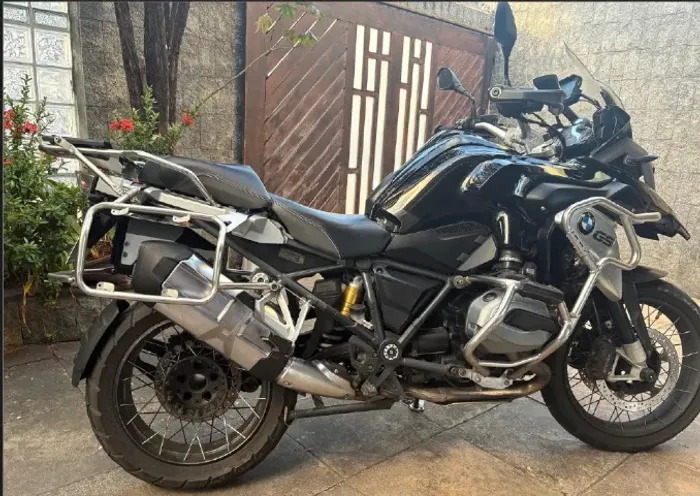 BMW 1200 CC Triple Black 2017