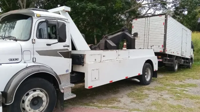 Mercedes-Benz 1113 Reboque Lança